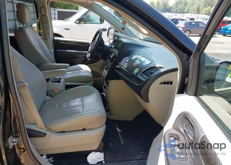 2013 Chrysler Town & Country Touring z USA, uszkodzony, nr VIN 2C4RC1BG1DR540581